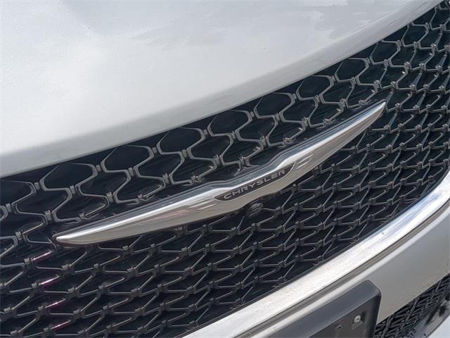 used 2023 Chrysler Pacifica Hybrid car, priced at $25,999