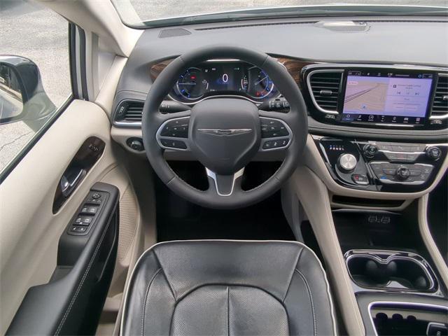 used 2023 Chrysler Pacifica Hybrid car, priced at $25,999