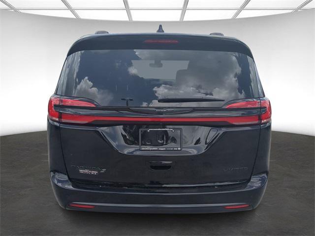 new 2024 Chrysler Pacifica car, priced at $43,369