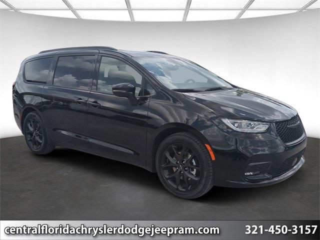 new 2024 Chrysler Pacifica car, priced at $43,369