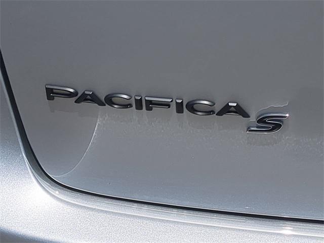 new 2024 Chrysler Pacifica car, priced at $41,245