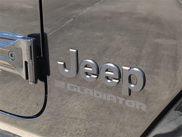 new 2025 Jeep Gladiator car, priced at $41,480