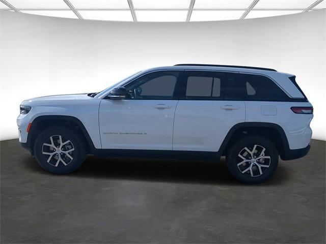 new 2024 Jeep Grand Cherokee car, priced at $44,706