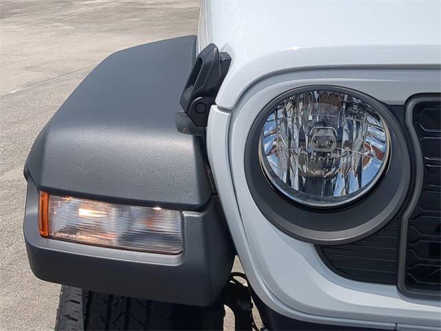 new 2025 Jeep Gladiator car, priced at $41,256