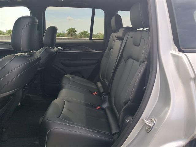 new 2025 Jeep Grand Cherokee car, priced at $42,853