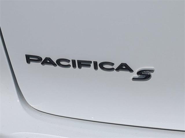 new 2024 Chrysler Pacifica car, priced at $44,737