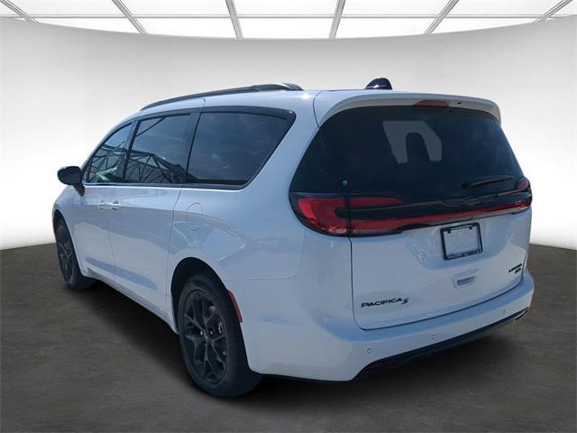 new 2024 Chrysler Pacifica car, priced at $44,737