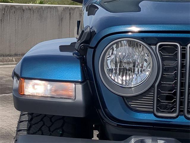 new 2025 Jeep Gladiator car, priced at $42,353