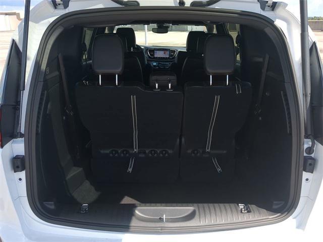 new 2025 Chrysler Pacifica car, priced at $42,561