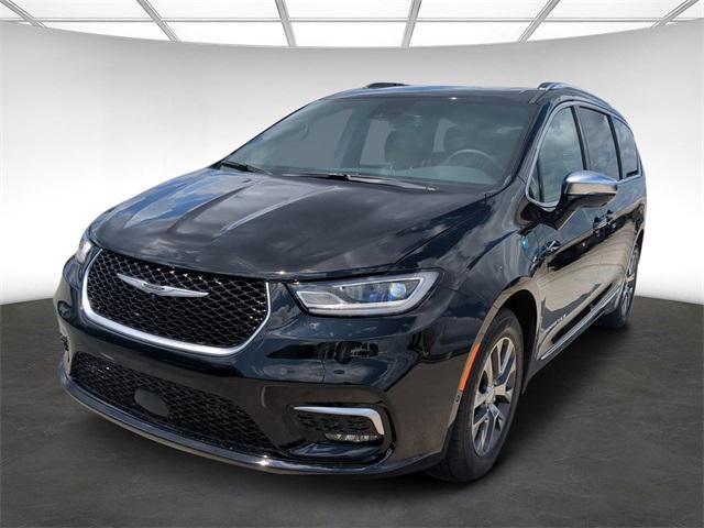 new 2024 Chrysler Pacifica car, priced at $44,636