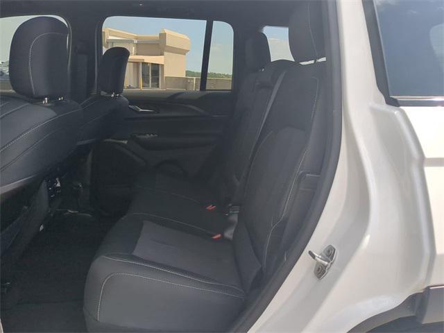 new 2025 Jeep Grand Cherokee car, priced at $35,598