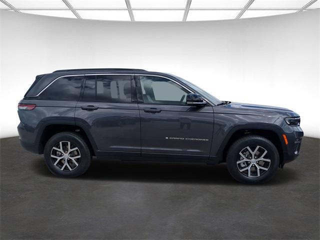 new 2024 Jeep Grand Cherokee car, priced at $45,259