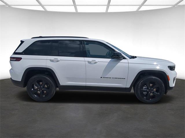 new 2024 Jeep Grand Cherokee car, priced at $44,454