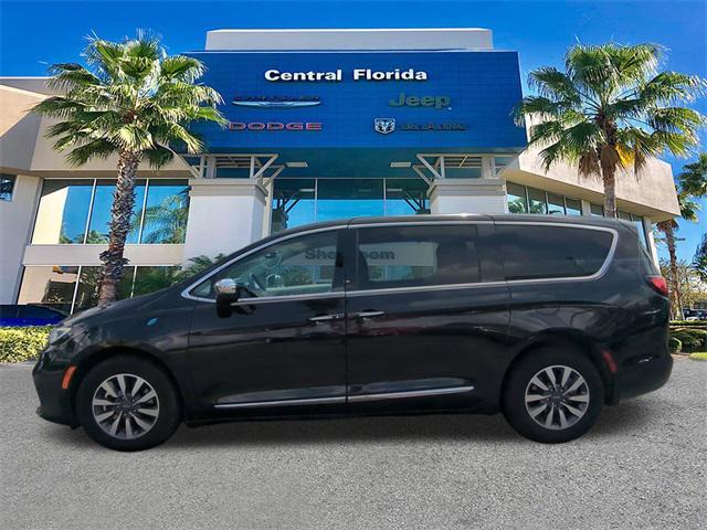 used 2023 Chrysler Pacifica Hybrid car, priced at $28,499
