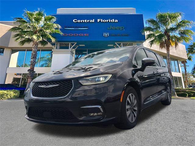 used 2023 Chrysler Pacifica Hybrid car, priced at $28,499