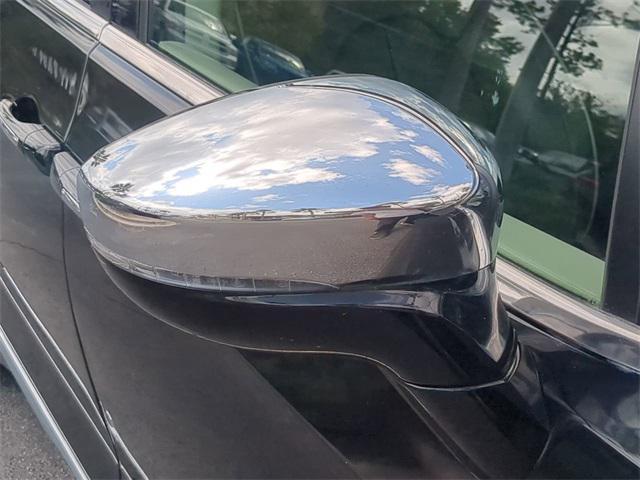 used 2023 Chrysler Pacifica Hybrid car, priced at $28,499
