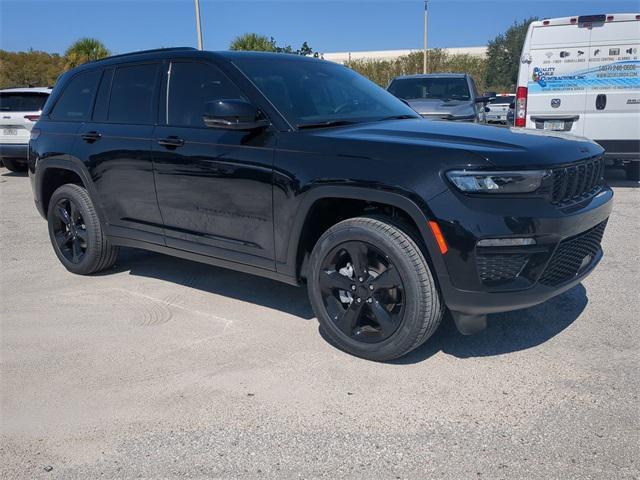 new 2025 Jeep Grand Cherokee car, priced at $48,015