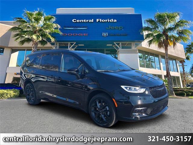 new 2025 Chrysler Pacifica car, priced at $49,818