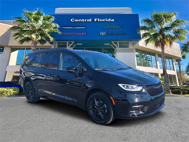 new 2025 Chrysler Pacifica car, priced at $49,818