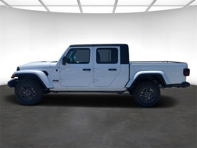 new 2024 Jeep Gladiator car, priced at $36,465