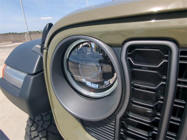 new 2025 Jeep Gladiator car, priced at $46,208