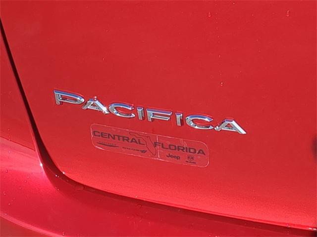 new 2025 Chrysler Pacifica Hybrid car, priced at $47,025