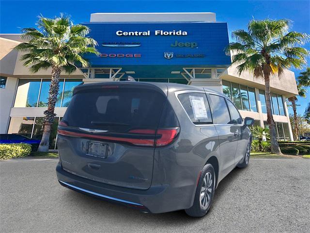 new 2025 Chrysler Pacifica Hybrid car, priced at $47,525