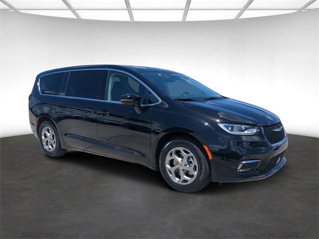 new 2024 Chrysler Pacifica car, priced at $41,789