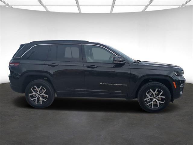 new 2024 Jeep Grand Cherokee car, priced at $42,474