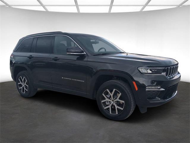 new 2024 Jeep Grand Cherokee car, priced at $42,474