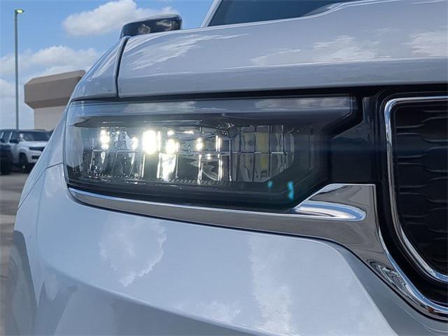 new 2025 Jeep Grand Cherokee car, priced at $37,651