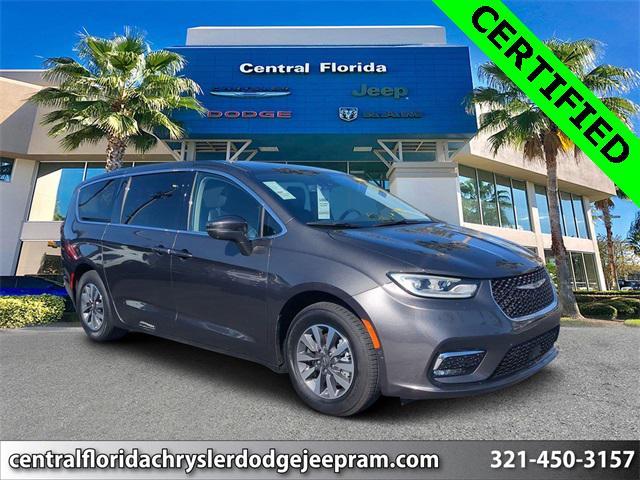 used 2022 Chrysler Pacifica Hybrid car, priced at $22,749