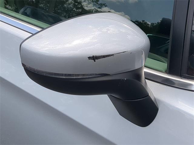 used 2023 Chrysler Pacifica car, priced at $22,999