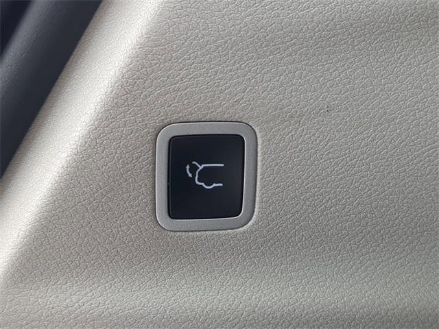 used 2023 Chrysler Pacifica car, priced at $22,999