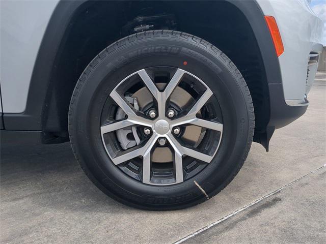 new 2025 Jeep Grand Cherokee L car, priced at $39,442