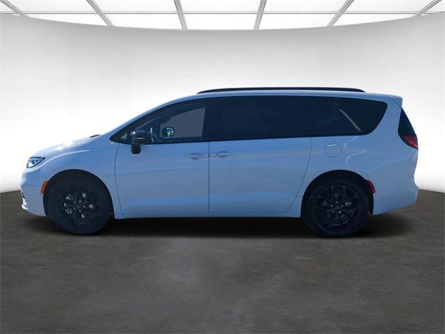 new 2024 Chrysler Pacifica car, priced at $43,487