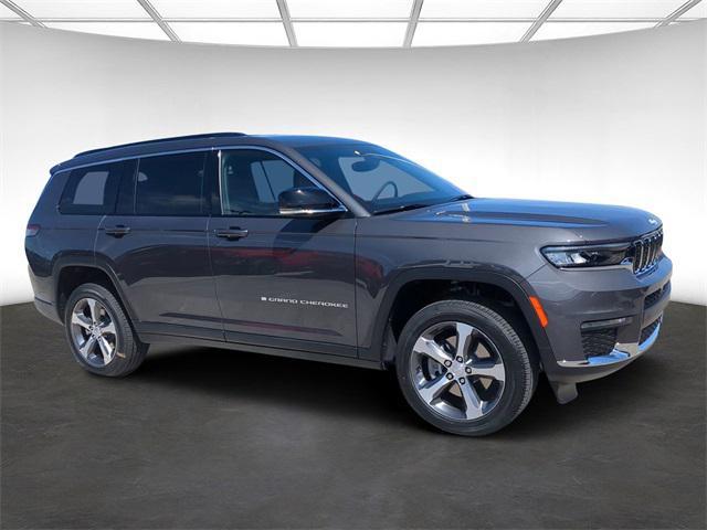 new 2024 Jeep Grand Cherokee L car, priced at $38,320