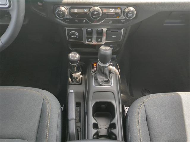 new 2025 Jeep Wrangler car, priced at $37,781