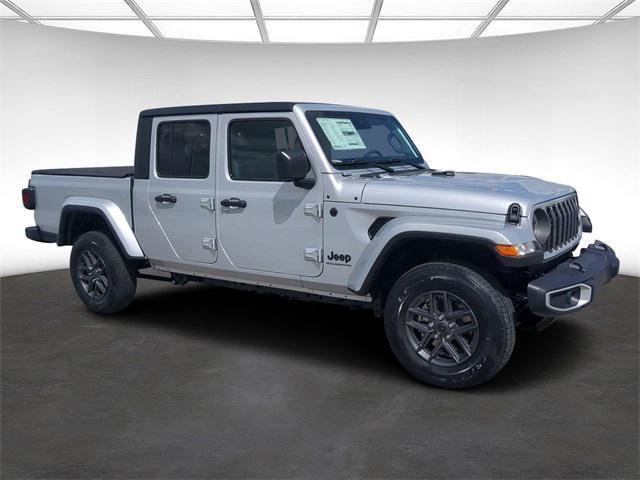 new 2024 Jeep Gladiator car, priced at $38,682