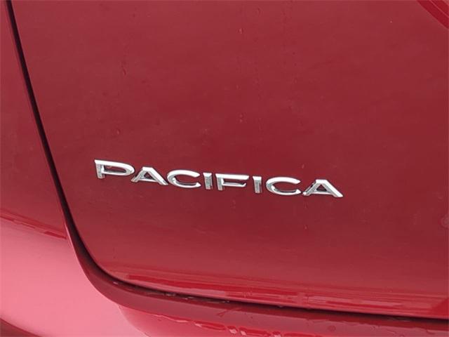 new 2025 Chrysler Pacifica Hybrid car, priced at $50,608