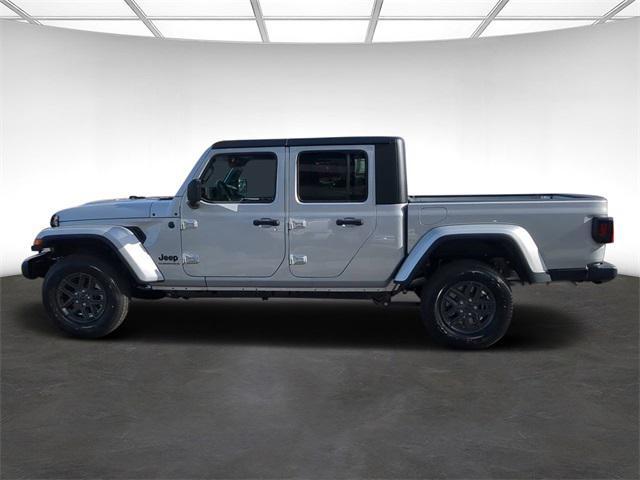 new 2024 Jeep Gladiator car, priced at $48,170