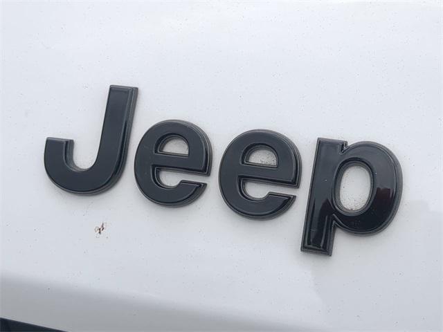new 2025 Jeep Grand Cherokee car, priced at $38,689