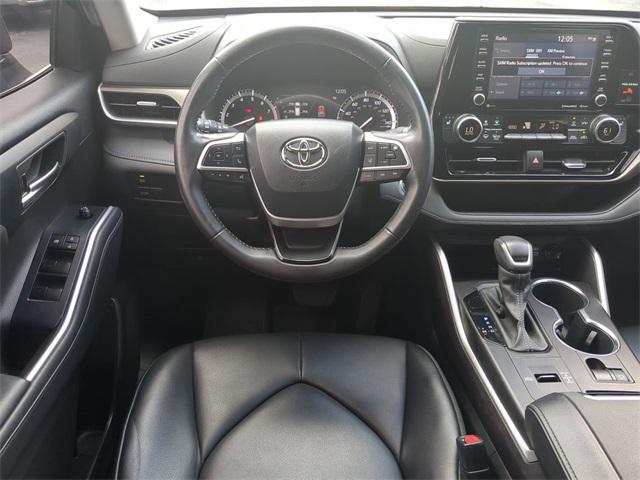 used 2022 Toyota Highlander car, priced at $32,249