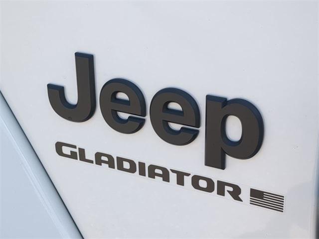 new 2025 Jeep Gladiator car, priced at $45,543