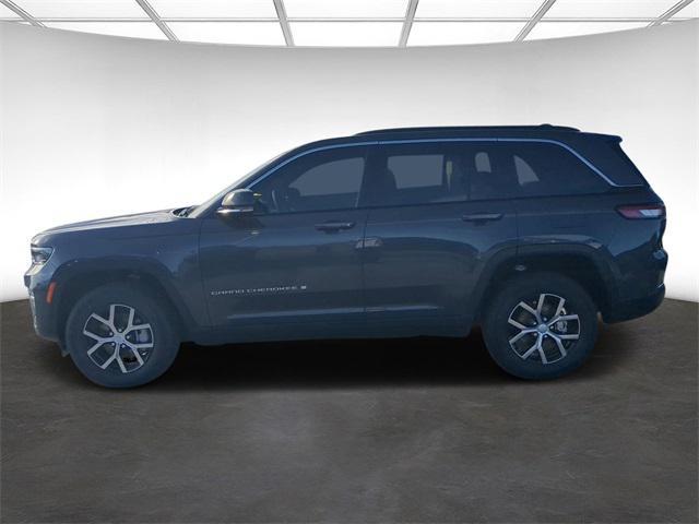 new 2025 Jeep Grand Cherokee car, priced at $54,005