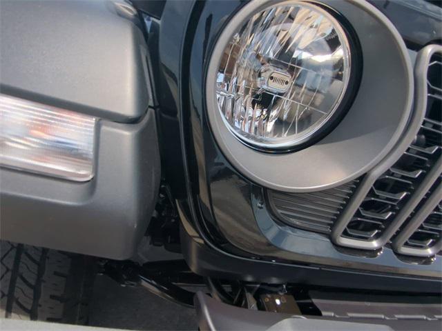 new 2025 Jeep Gladiator car, priced at $42,878