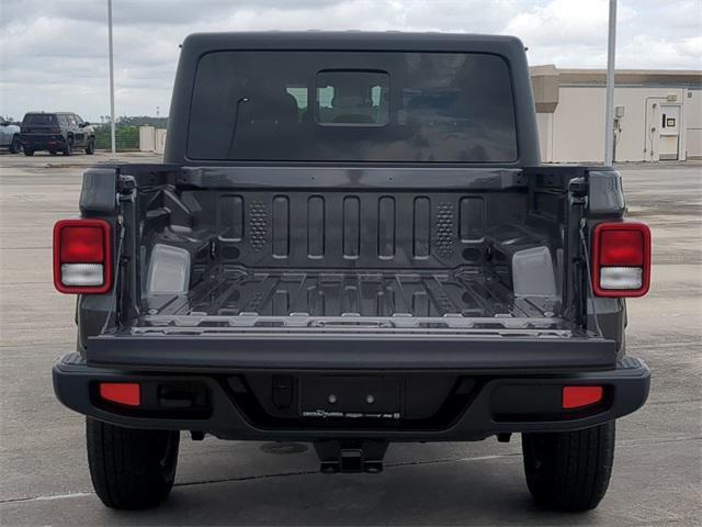 new 2025 Jeep Gladiator car, priced at $43,251