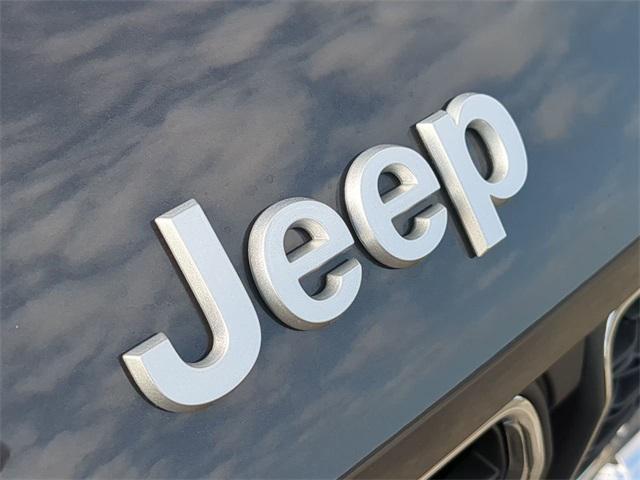 new 2025 Jeep Grand Cherokee car, priced at $38,084