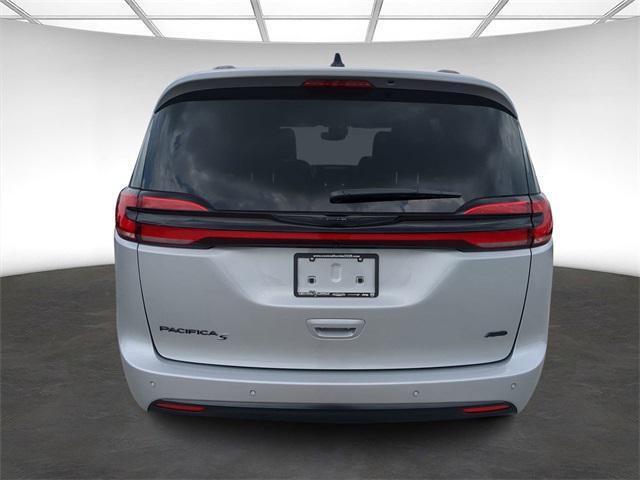 new 2024 Chrysler Pacifica car, priced at $50,959
