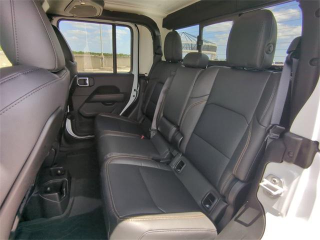 new 2025 Jeep Gladiator car, priced at $47,379